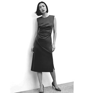 MM Lafleur Gathered Side Sleeveless Sheath Black Dress Size 4